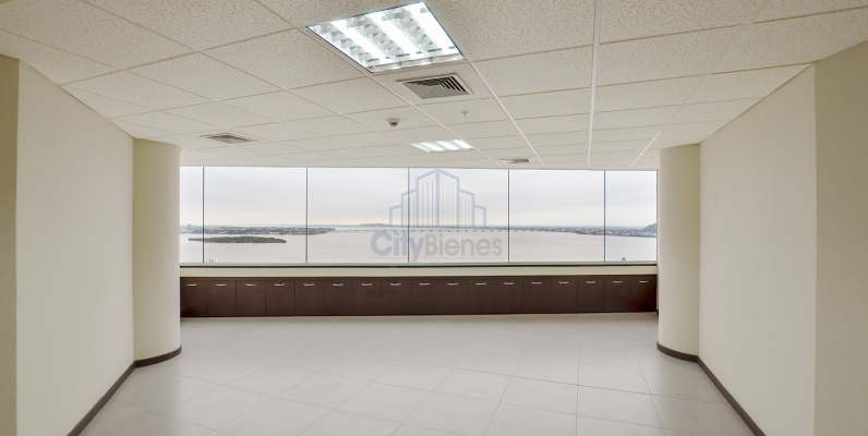 GeoBienes - Oficina en alquiler en The Point centro de Guayaquil - Plusvalia Guayaquil Casas de venta y alquiler Inmobiliaria Ecuador