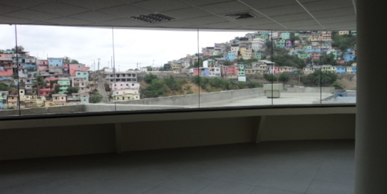 GeoBienes - Oficina en alquiler en The Point, Guayaquil - Plusvalia Guayaquil Casas de venta y alquiler Inmobiliaria Ecuador