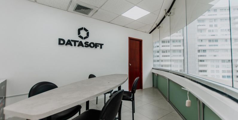 Oficina en alquiler en The Point, Puerto Santa Ana GeoBienes - Oficina en alquiler en The Point, Puerto Santa Ana - Plusvalia Guayaquil Casas de venta y alquiler Inmobiliaria Ecuador