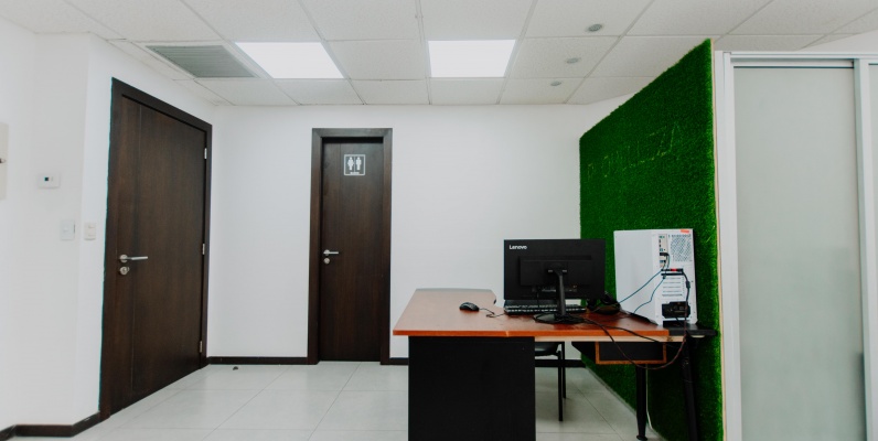 Oficina en alquiler en The Point, Puerto Santa Ana GeoBienes - Oficina en alquiler en The Point, Puerto Santa Ana - Plusvalia Guayaquil Casas de venta y alquiler Inmobiliaria Ecuador