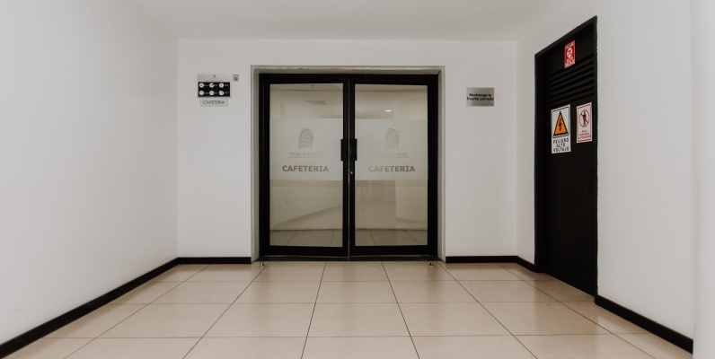 Oficina en alquiler en The Point, Puerto Santa Ana GeoBienes - Oficina en alquiler en The Point, Puerto Santa Ana - Plusvalia Guayaquil Casas de venta y alquiler Inmobiliaria Ecuador