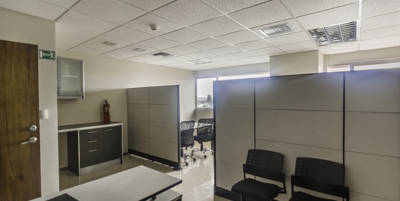 Oficina en Alquiler en Trade Building, Norte de Guayaquil GeoBienes - Oficina en Alquiler en Trade Building, Norte de Guayaquil - Plusvalia Guayaquil Casas de venta y alquiler Inmobiliaria Ecuador