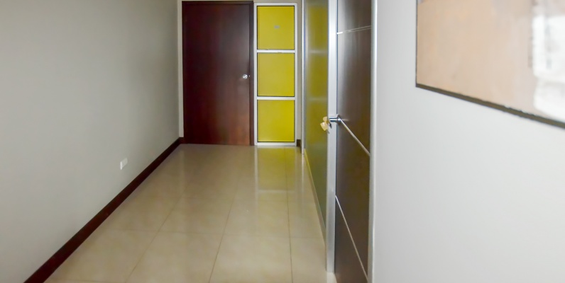 Oficina en alquiler en Trade Building sector norte de Guayaquil GeoBienes - Oficina en alquiler en Trade Building sector norte de Guayaquil - Plusvalia Guayaquil Casas de venta y alquiler Inmobiliaria Ecuador