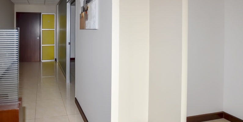 Oficina en alquiler en Trade Building sector norte de Guayaquil GeoBienes - Oficina en alquiler en Trade Building sector norte de Guayaquil - Plusvalia Guayaquil Casas de venta y alquiler Inmobiliaria Ecuador