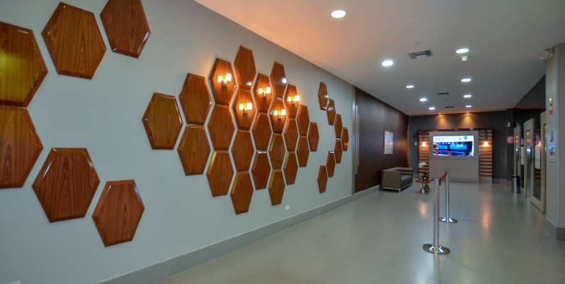 Oficina en alquiler en Trade Building sector norte de Guayaquil GeoBienes - Oficina en alquiler en Trade Building sector norte de Guayaquil - Plusvalia Guayaquil Casas de venta y alquiler Inmobiliaria Ecuador