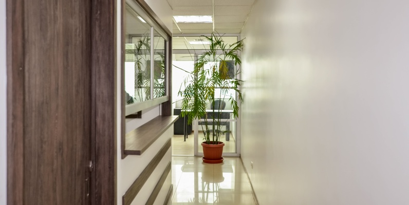 Oficina en alquiler en Trade Building sector norte de Guayaquil GeoBienes - Oficina en alquiler en Trade Building sector norte de Guayaquil - Plusvalia Guayaquil Casas de venta y alquiler Inmobiliaria Ecuador