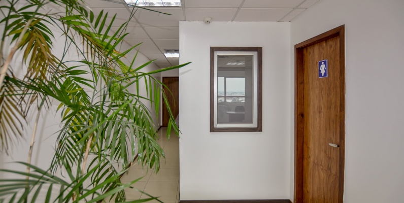 Oficina en alquiler en Trade Building sector norte de Guayaquil GeoBienes - Oficina en alquiler en Trade Building sector norte de Guayaquil - Plusvalia Guayaquil Casas de venta y alquiler Inmobiliaria Ecuador