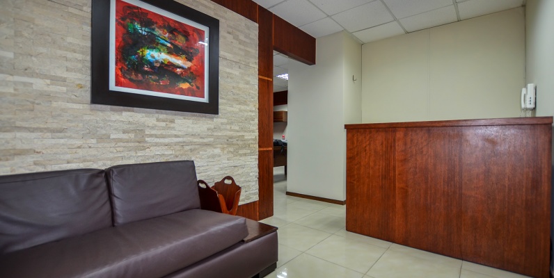 Oficina en alquiler en Trade Building sector norte de Guayaquil GeoBienes - Oficina en venta en Trade Building sector norte de Guayaquil - Plusvalia Guayaquil Casas de venta y alquiler Inmobiliaria Ecuador