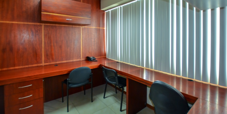 Oficina en alquiler en Trade Building sector norte de Guayaquil GeoBienes - Oficina en venta en Trade Building sector norte de Guayaquil - Plusvalia Guayaquil Casas de venta y alquiler Inmobiliaria Ecuador