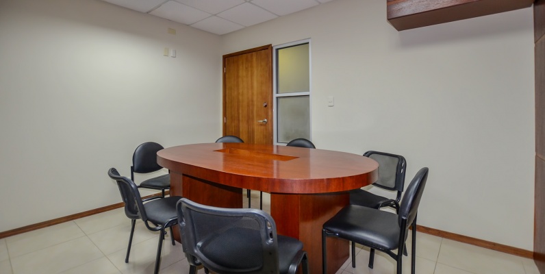 Oficina en alquiler en Trade Building sector norte de Guayaquil GeoBienes - Oficina en venta en Trade Building sector norte de Guayaquil - Plusvalia Guayaquil Casas de venta y alquiler Inmobiliaria Ecuador