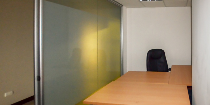 Oficina en alquiler en Trade Building sector norte de Guayaquil GeoBienes - Oficina en alquiler en Trade Building sector norte de Guayaquil - Plusvalia Guayaquil Casas de venta y alquiler Inmobiliaria Ecuador