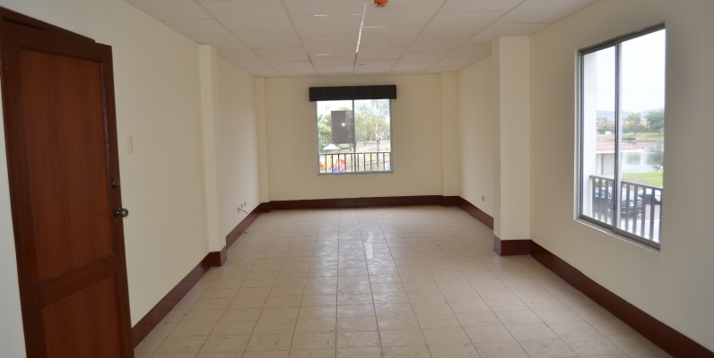 Oficina en alquiler en urbanización Metrópolis II Ave terminal terrestre pascuales GeoBienes - Oficina en alquiler en urbanización Metrópolis II Ave terminal terrestre pascuales - Plusvalia Guayaquil Casas de venta y alquiler Inmobiliaria Ecuador