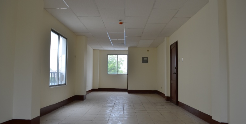 Oficina en alquiler en urbanización Metrópolis II Ave terminal terrestre pascuales GeoBienes - Oficina en alquiler en urbanización Metrópolis II Ave terminal terrestre pascuales - Plusvalia Guayaquil Casas de venta y alquiler Inmobiliaria Ecuador