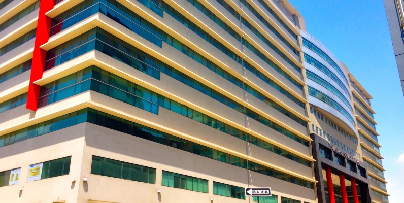 GeoBienes - Oficina en alquiler norte de Guayaquil. Trade Building - Plusvalia Guayaquil Casas de venta y alquiler Inmobiliaria Ecuador