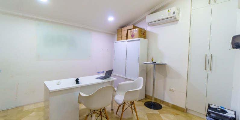 Oficina en alquiler planta alta ubicado en Urdesa, Norte de Guayaquil GeoBienes - Oficina en alquiler planta alta ubicado en Urdesa, Norte de Guayaquil - Plusvalia Guayaquil Casas de venta y alquiler Inmobiliaria Ecuador