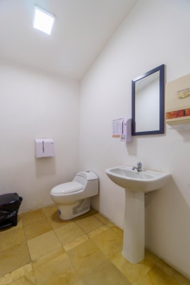 Oficina en alquiler planta alta ubicado en Urdesa, Norte de Guayaquil GeoBienes - Oficina en alquiler planta alta ubicado en Urdesa, Norte de Guayaquil - Plusvalia Guayaquil Casas de venta y alquiler Inmobiliaria Ecuador