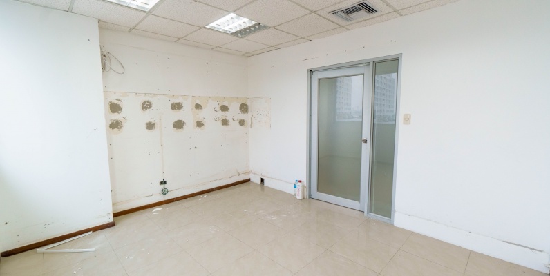 GeoBienes - Oficina en alquiler, Trade Building, zona Mall del Sol - Plusvalia Guayaquil Casas de venta y alquiler Inmobiliaria Ecuador