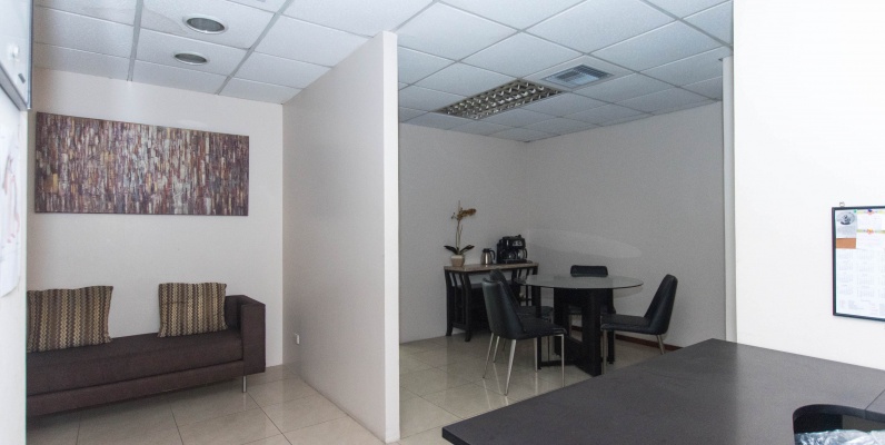 Oficina en alquiler ubicada en Edificio Trade Building GeoBienes - Oficina en alquiler ubicada en Edificio Trade Building - Plusvalia Guayaquil Casas de venta y alquiler Inmobiliaria Ecuador