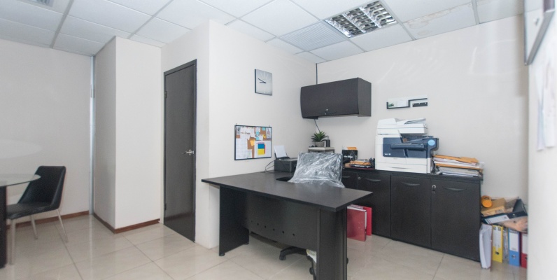 Oficina en alquiler ubicada en Edificio Trade Building GeoBienes - Oficina en alquiler ubicada en Edificio Trade Building - Plusvalia Guayaquil Casas de venta y alquiler Inmobiliaria Ecuador