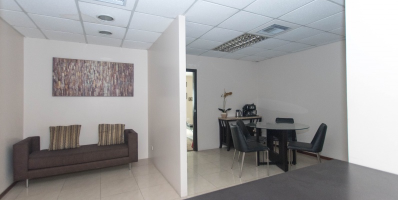 Oficina en alquiler ubicada en Edificio Trade Building GeoBienes - Oficina en alquiler ubicada en Edificio Trade Building - Plusvalia Guayaquil Casas de venta y alquiler Inmobiliaria Ecuador