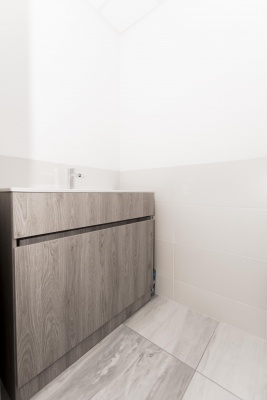 Oficina en alquiler ubicada en el Edificio Platinium II, Samborondón GeoBienes - Oficina en alquiler ubicada en el Edificio Platinum II, Samborondón - Plusvalia Guayaquil Casas de venta y alquiler Inmobiliaria Ecuador