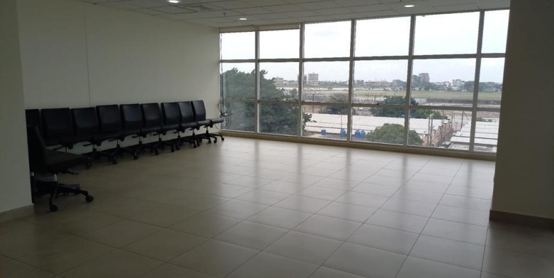Oficina en alquiler ubicada en el Edificio Sky Building, Norte de Guayaquil GeoBienes - Oficina en alquiler ubicada en el Edificio Sky Building, Norte de Guayaquil - Plusvalia Guayaquil Casas de venta y alquiler Inmobiliaria Ecuador