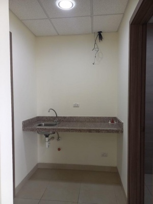 Oficina en alquiler ubicada en el Edificio Sky Building, Norte de Guayaquil GeoBienes - Oficina en alquiler ubicada en el Edificio Sky Building, Norte de Guayaquil - Plusvalia Guayaquil Casas de venta y alquiler Inmobiliaria Ecuador