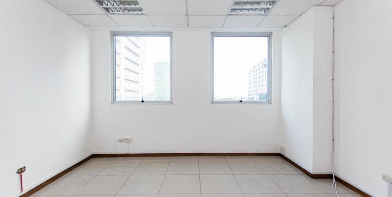Oficina en alquiler ubicada en el Edificio Trade Building GeoBienes - Oficina en alquiler ubicada en el Edificio Trade Building - Plusvalia Guayaquil Casas de venta y alquiler Inmobiliaria Ecuador