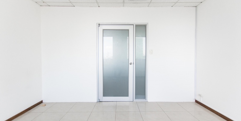 Oficina en alquiler ubicada en el Edificio Trade Building GeoBienes - Oficina en alquiler ubicada en el Edificio Trade Building - Plusvalia Guayaquil Casas de venta y alquiler Inmobiliaria Ecuador