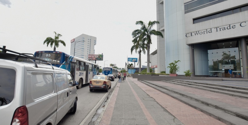 Oficina en alquiler ubicada en el Edificio World Trade Center GeoBienes - Oficina en alquiler ubicada en el Edificio World Trade Center - Plusvalia Guayaquil Casas de venta y alquiler Inmobiliaria Ecuador