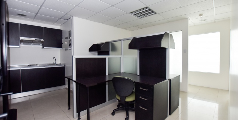 Oficina en alquiler ubicada en el Parque Empresarial Colón GeoBienes - Oficina en alquiler ubicada en el Parque Empresarial Colón - Plusvalia Guayaquil Casas de venta y alquiler Inmobiliaria Ecuador