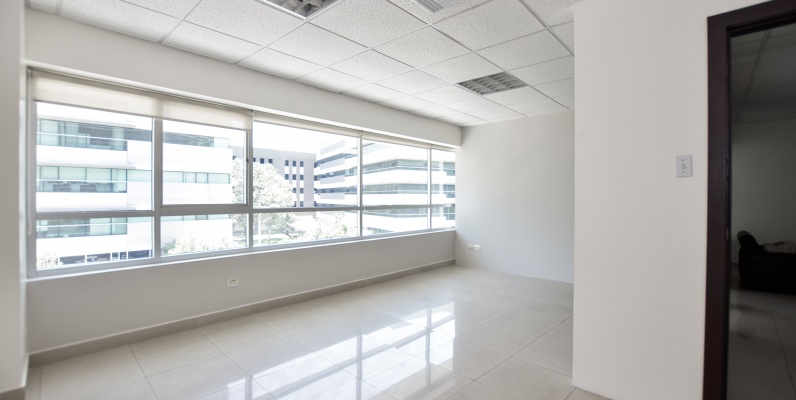GeoBienes - Oficina en alquiler ubicada en el Parque Empresarial Colón - Plusvalia Guayaquil Casas de venta y alquiler Inmobiliaria Ecuador