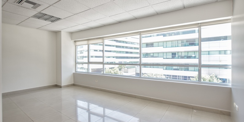 Oficina en alquiler ubicada en el Parque Empresarial Colón GeoBienes - Oficina en alquiler ubicada en el Parque Empresarial Colón - Plusvalia Guayaquil Casas de venta y alquiler Inmobiliaria Ecuador