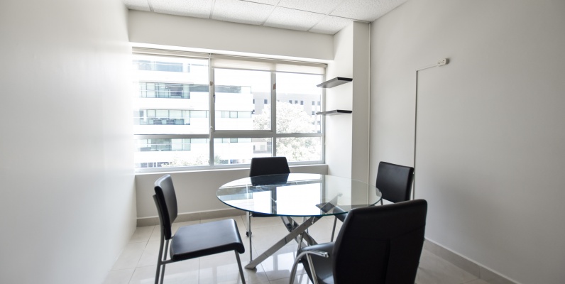 Oficina en alquiler ubicada en el Parque Empresarial Colón GeoBienes - Oficina en alquiler ubicada en el Parque Empresarial Colón - Plusvalia Guayaquil Casas de venta y alquiler Inmobiliaria Ecuador