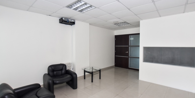 GeoBienes - Oficina en alquiler ubicada en el Parque Empresarial Colón - Plusvalia Guayaquil Casas de venta y alquiler Inmobiliaria Ecuador
