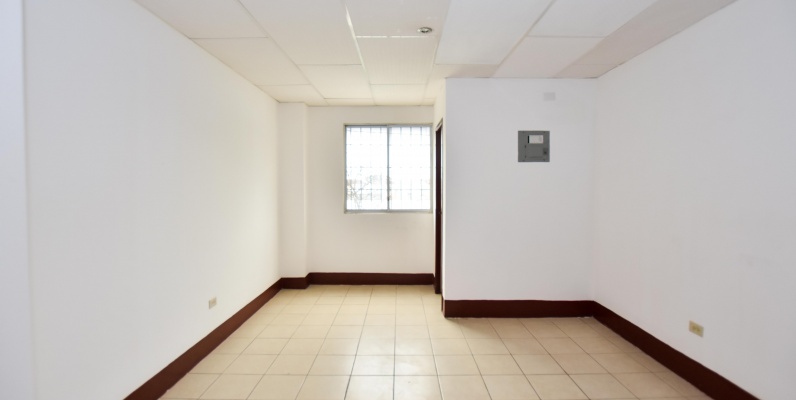 GeoBienes - Oficina en alquiler ubicada en Metropolis II, Autopista Terminal Terrestre - Plusvalia Guayaquil Casas de venta y alquiler Inmobiliaria Ecuador