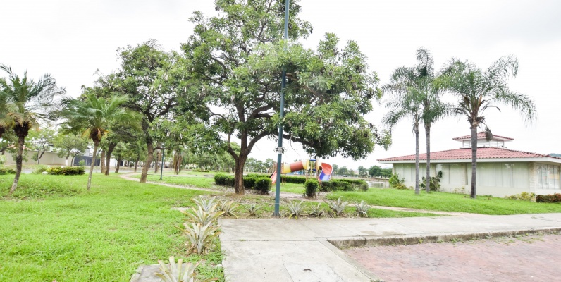 Oficina en alquiler ubicada en Metropolis II, Autopista Terminal Terrestre GeoBienes - Oficina en alquiler ubicada en Metropolis II, Autopista Terminal Terrestre - Plusvalia Guayaquil Casas de venta y alquiler Inmobiliaria Ecuador
