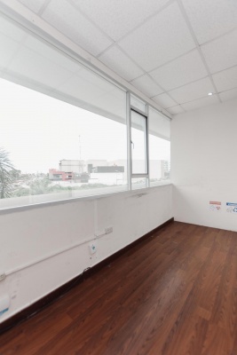 Oficina en alquiler ubicada en Samborondón Plaza, Samborondón GeoBienes - Oficina en alquiler ubicada en Samborondón Plaza, Samborondón - Plusvalia Guayaquil Casas de venta y alquiler Inmobiliaria Ecuador
