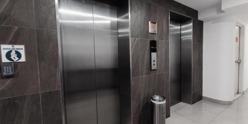 Oficina en alquiler ubicada en Samborondón Plaza, Samborondón GeoBienes - Oficina en alquiler ubicada en Samborondón Plaza, Samborondón - Plusvalia Guayaquil Casas de venta y alquiler Inmobiliaria Ecuador