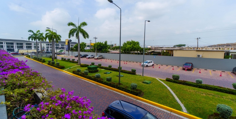 Oficina en alquiler ubicado en Edificio Platinum II, Vía Samborondón GeoBienes - Oficina en alquiler, Edificio Platinum II, Aurora, Av. Febres Cordero, Vía Samborondón - Daule - Plusvalia Guayaquil Casas de venta y alquiler Inmobiliaria Ecuador