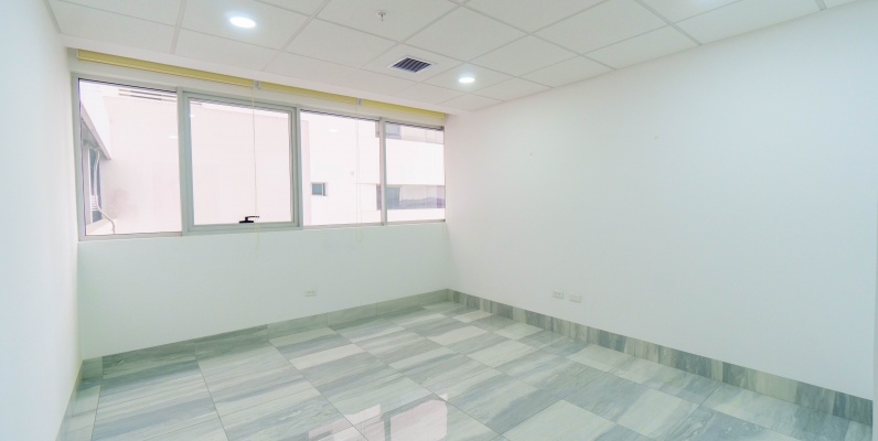 Oficina en alquiler ubicado en Edificio Platinum II, Vía Samborondón GeoBienes - Oficina en alquiler, Edificio Platinum II, Aurora, Av. Febres Cordero, Vía Samborondón - Daule - Plusvalia Guayaquil Casas de venta y alquiler Inmobiliaria Ecuador