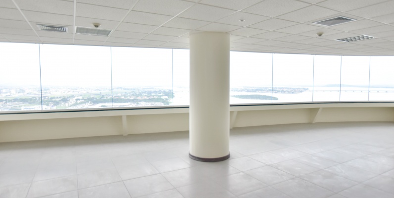 Oficina en alquiler ubicado en el Edificio The Point, Puerto Santa Ana GeoBienes - Oficina en alquiler ubicado en el Edificio The Point, Puerto Santa Ana - Plusvalia Guayaquil Casas de venta y alquiler Inmobiliaria Ecuador
