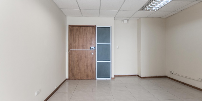 Oficina en alquiler ubicado en el Edificio Trade Building GeoBienes - Oficina en alquiler ubicado en el Edificio Trade Building - Plusvalia Guayaquil Casas de venta y alquiler Inmobiliaria Ecuador