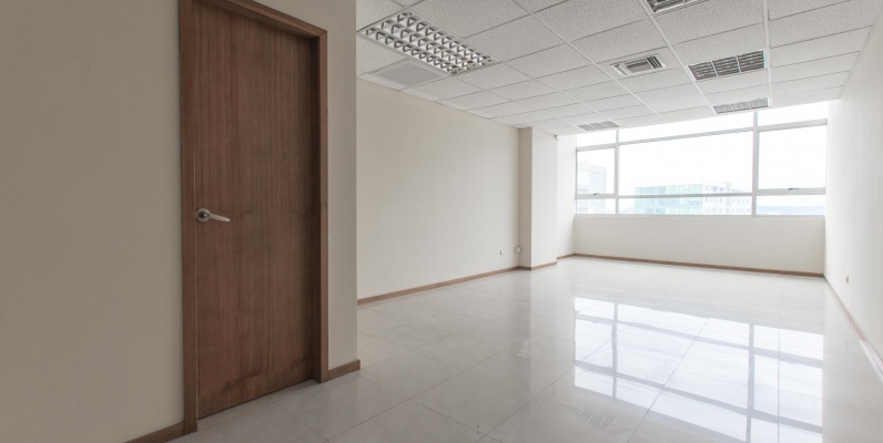 Oficina en alquiler ubicado en el Edificio Trade Building GeoBienes - Oficina en alquiler ubicado en el Edificio Trade Building - Plusvalia Guayaquil Casas de venta y alquiler Inmobiliaria Ecuador