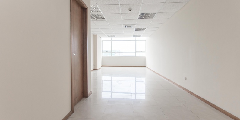 Oficina en alquiler ubicado en el Edificio Trade Building GeoBienes - Oficina en alquiler ubicado en el Edificio Trade Building - Plusvalia Guayaquil Casas de venta y alquiler Inmobiliaria Ecuador