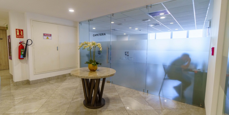 Oficina en alquiler ubicado en Platinum 1 GeoBienes - Oficina en alquiler ubicado en Platinum 1 - Plusvalia Guayaquil Casas de venta y alquiler Inmobiliaria Ecuador