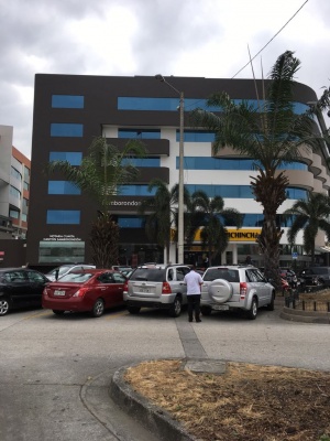 GeoBienes - Oficina en en alquiler en Edificio Samborondón Plaza Samborondón - Plusvalia Guayaquil Casas de venta y alquiler Inmobiliaria Ecuador