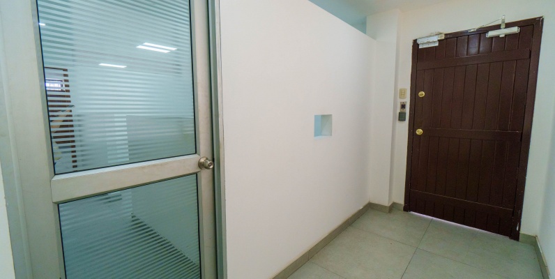 Oficina en alquiler ubicado en Condominio El Bucanero, Centro de Guayaquil GeoBienes - Oficina en venta, Av Las Américas, Edificio de Oficinas El Bucanero - Plusvalia Guayaquil Casas de venta y alquiler Inmobiliaria Ecuador