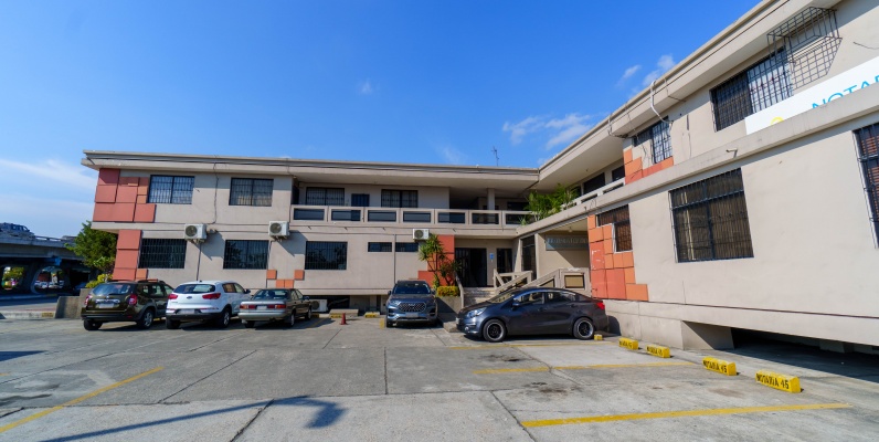 Oficina en venta, Av Las Américas, Edificio de Oficinas El Bucanero GeoBienes - Oficina en venta, Av Las Américas, Edificio de Oficinas El Bucanero - Plusvalia Guayaquil Casas de venta y alquiler Inmobiliaria Ecuador