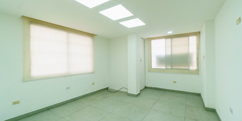 Oficina en alquiler ubicado en Condominio El Bucanero, Centro de Guayaquil GeoBienes - Oficina en venta, Av Las Américas, Edificio de Oficinas El Bucanero - Plusvalia Guayaquil Casas de venta y alquiler Inmobiliaria Ecuador